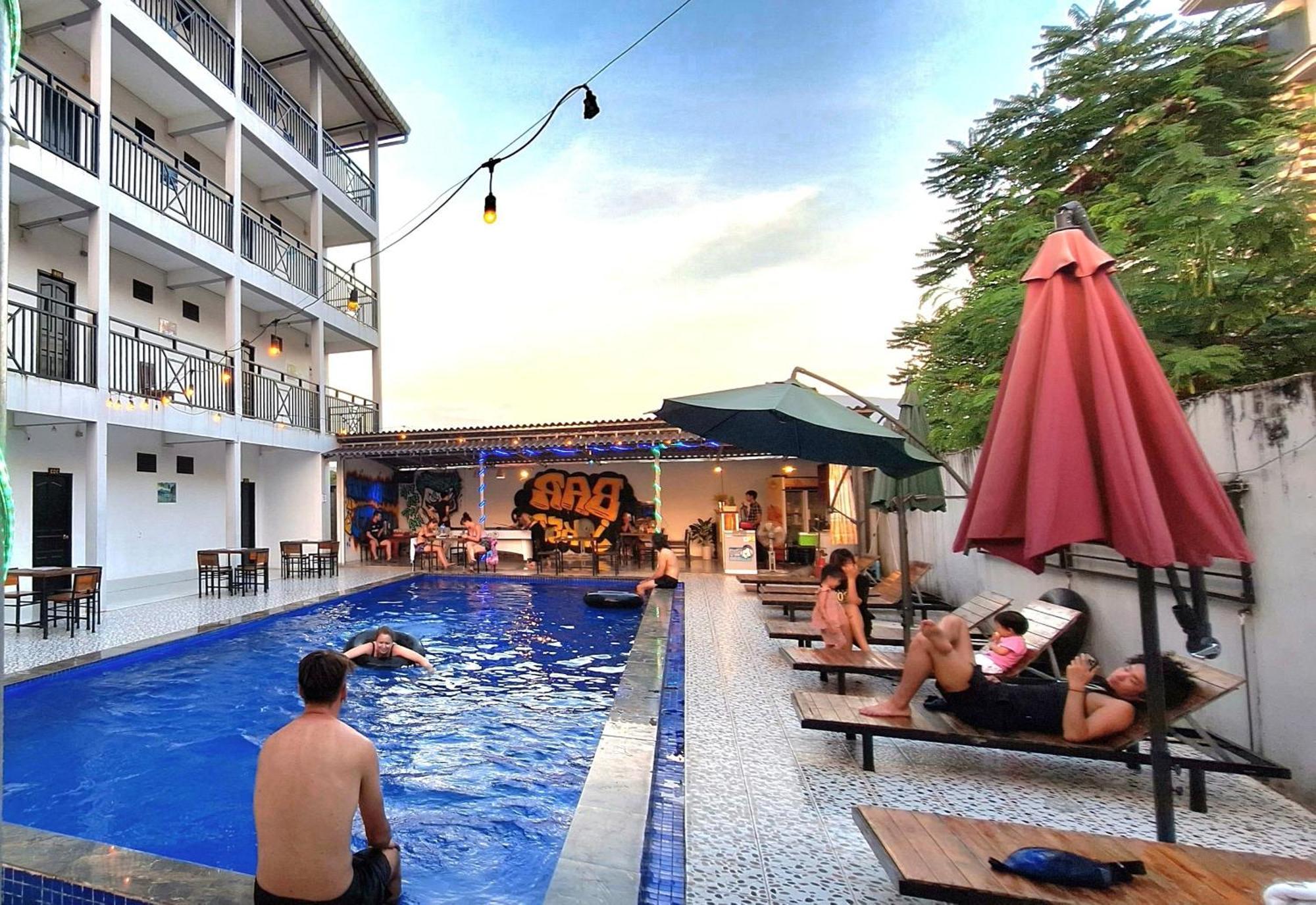 Vang Vieng Backpackers Hostel Exterior foto