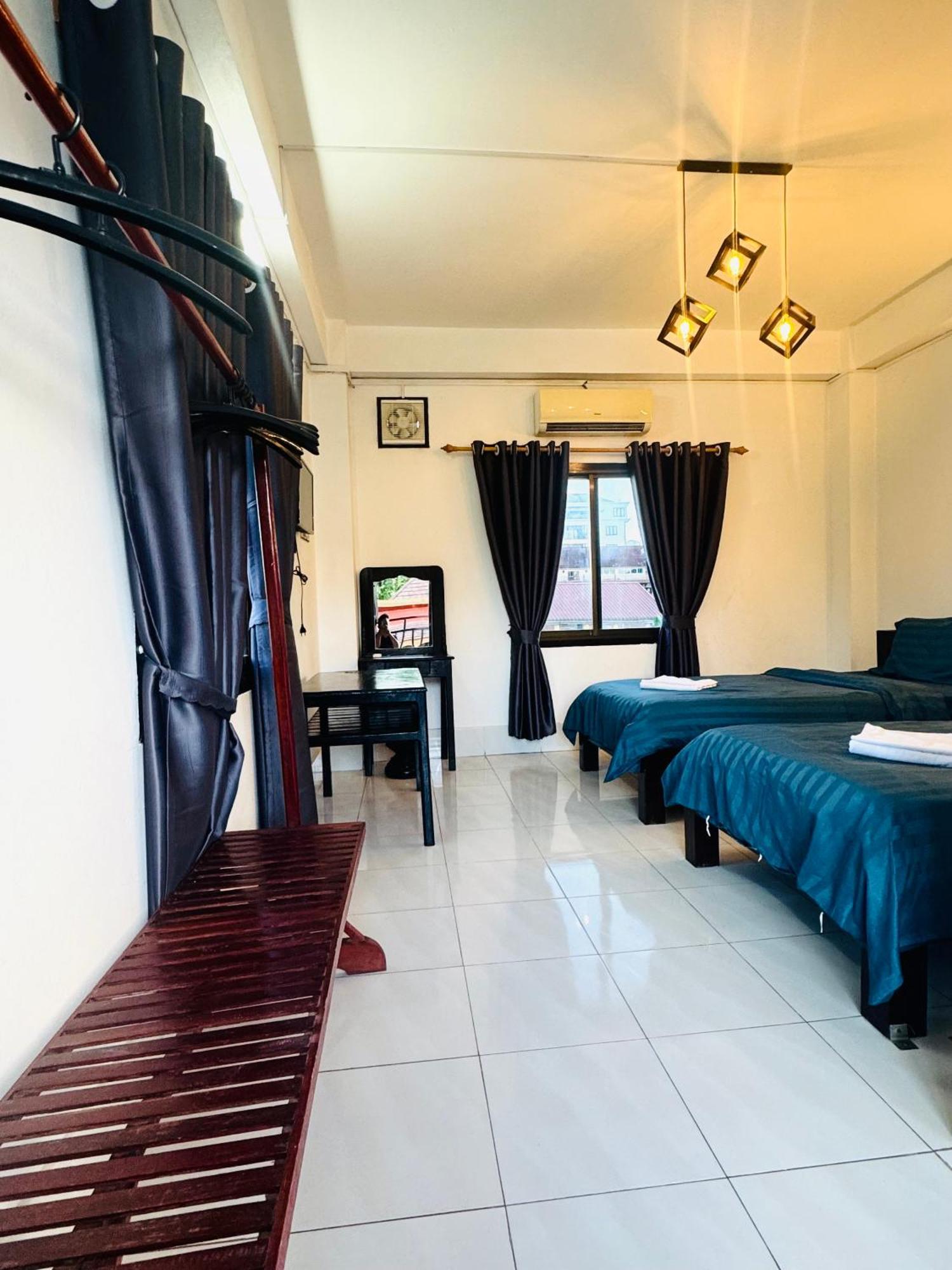 Vang Vieng Backpackers Hostel Exterior foto